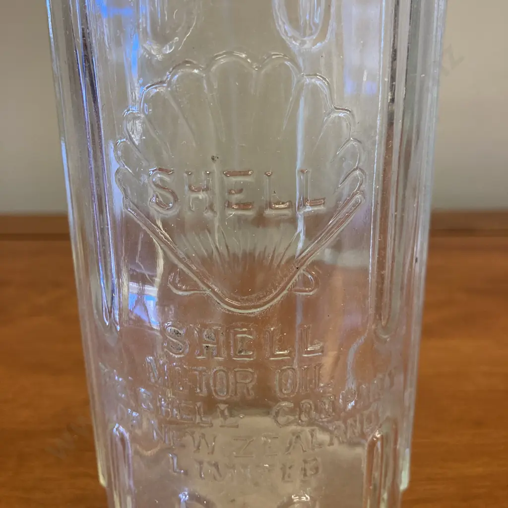 A c1940's/50's Glass Shell Motor Oil New Zealand One Pint Oil Bottle. H23cm Image 1++